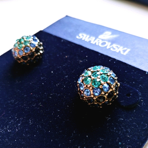 Blue Swarovski Earrings -New in Box - Picture 5 of 5